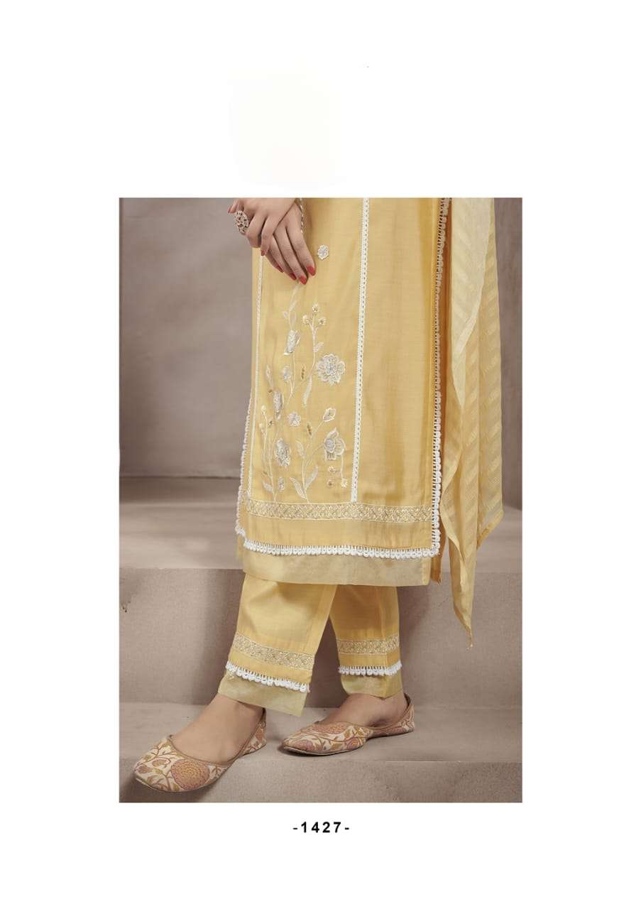 Pin by shaheen🍁 on Pins by you | Women trousers design, Stylish dress  book, Fancy dress design